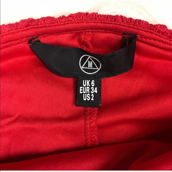 Missguided • Red Lace Off the Shoulder Shift Dress - Picture 4 of 8